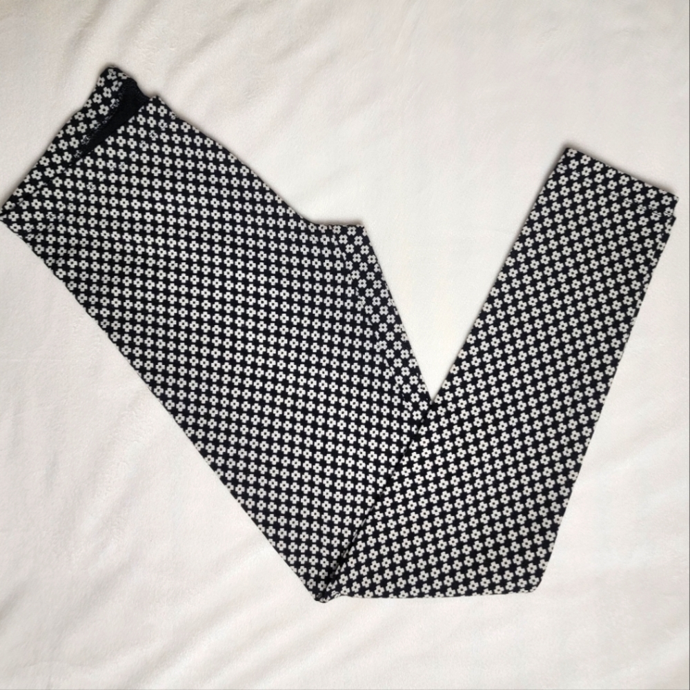 Arizona Jean Co designed leggings size M